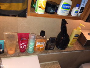 润之的卫生间化妆品 功能至上，朴素实用